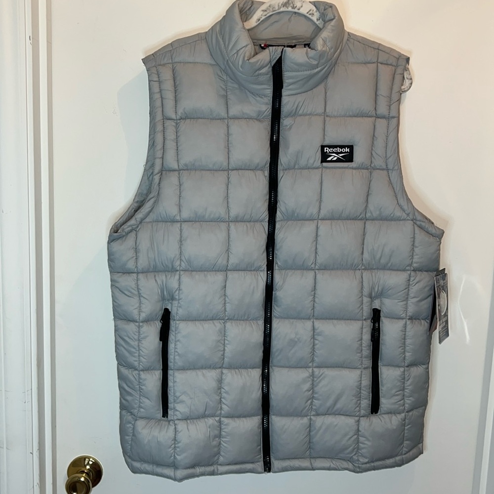 REEBOK | Lightweight Active Outerwear Insulated Full Zip Winter Vest for Men